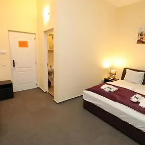 California 3* Boedapest