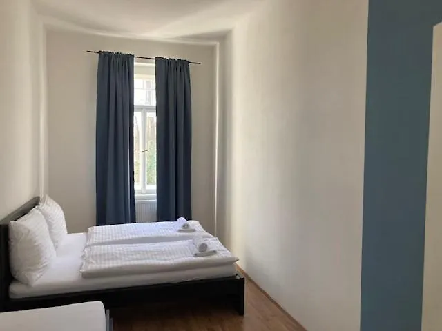 Erbenova Apartments Prague 3*,